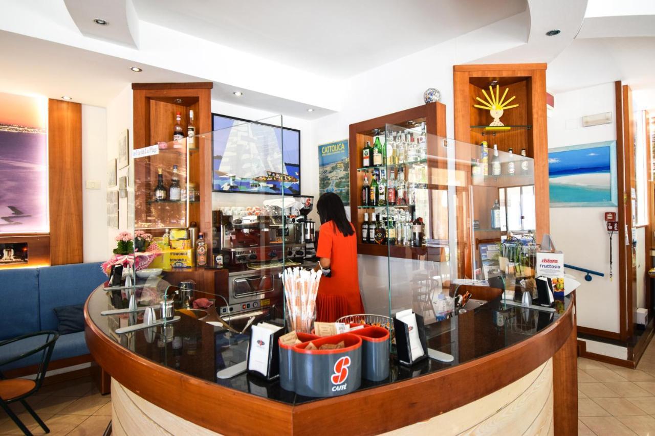 Hotel La Plage กัตตอลิกา ภายนอก รูปภาพ
