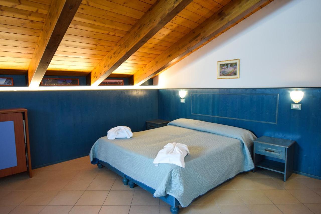 Hotel La Plage กัตตอลิกา ภายนอก รูปภาพ