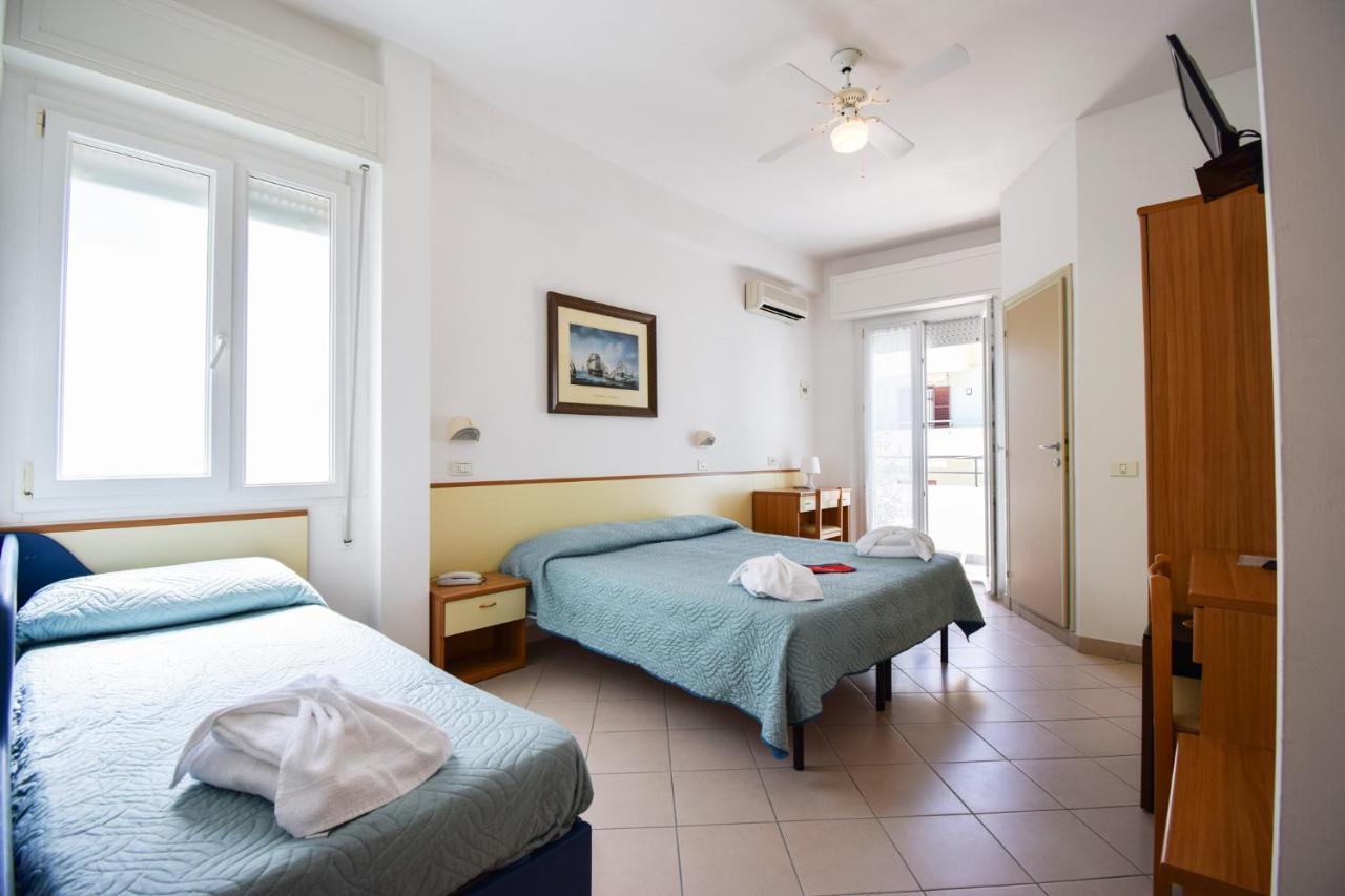 Hotel La Plage กัตตอลิกา ภายนอก รูปภาพ