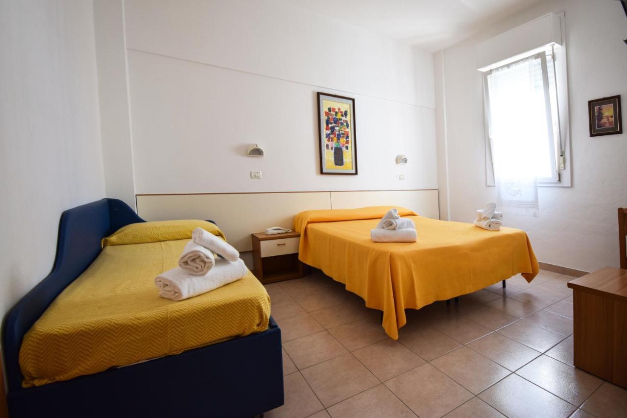 Hotel La Plage กัตตอลิกา ภายนอก รูปภาพ