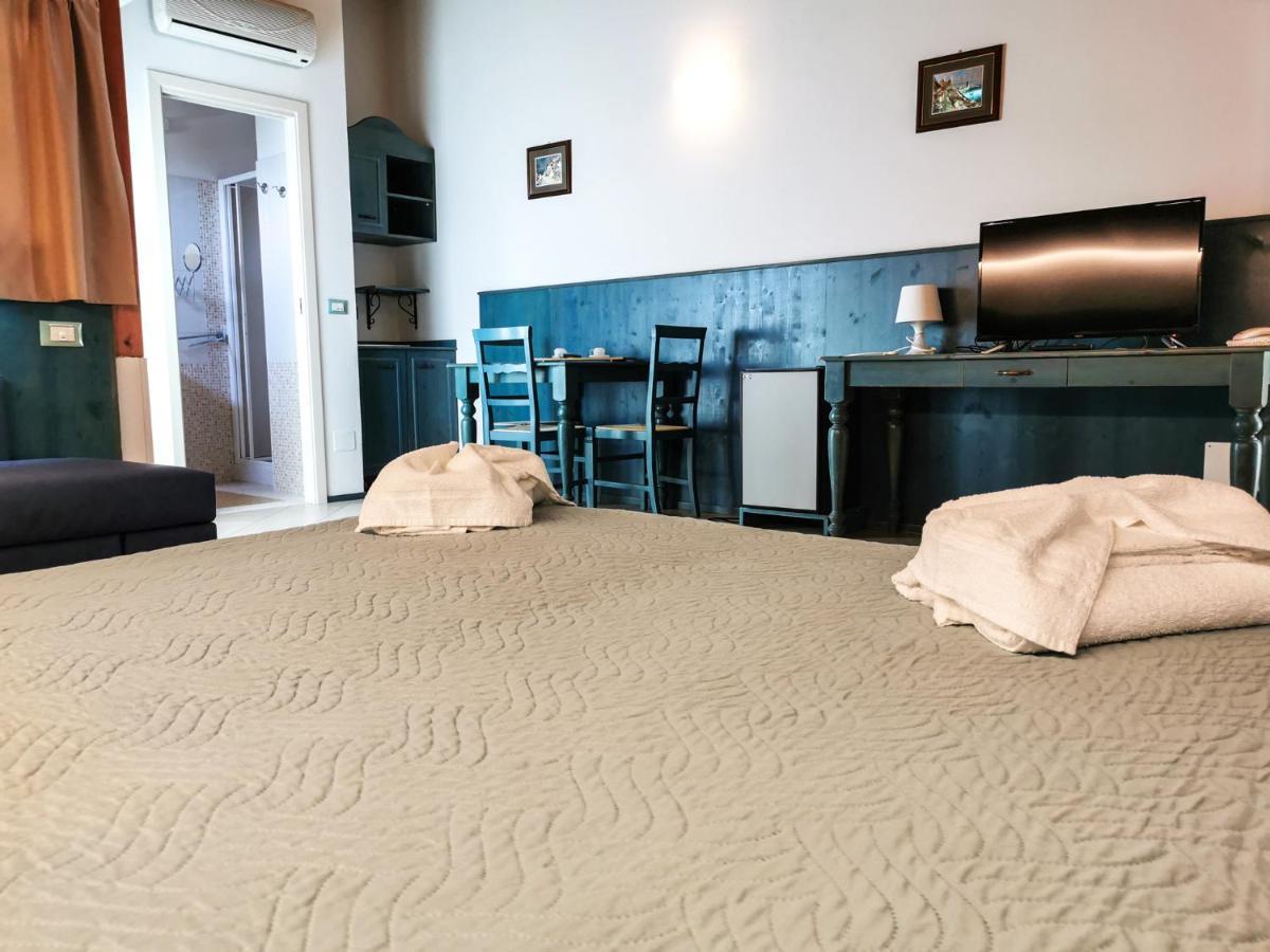 Hotel La Plage กัตตอลิกา ภายนอก รูปภาพ