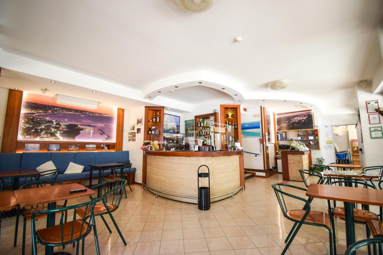 Hotel La Plage กัตตอลิกา ภายนอก รูปภาพ