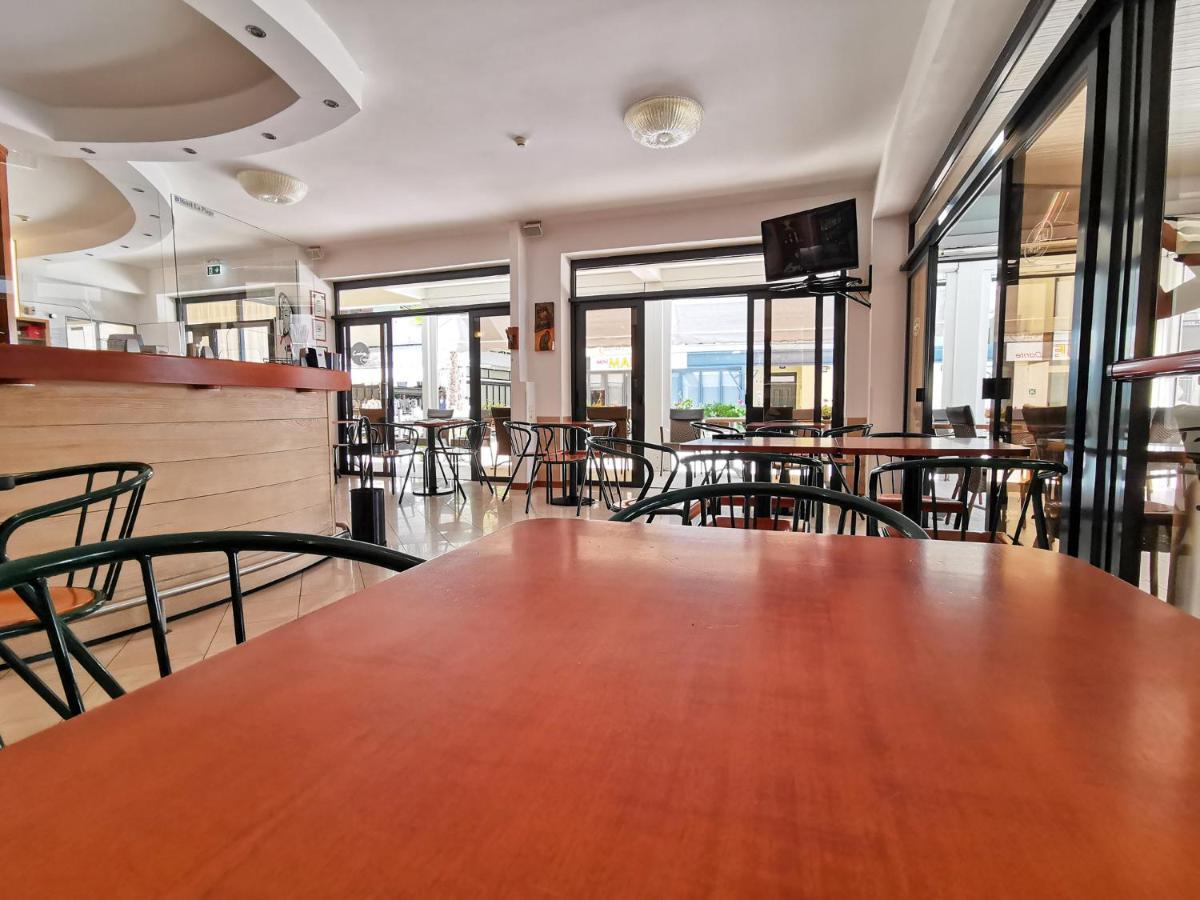 Hotel La Plage กัตตอลิกา ภายนอก รูปภาพ