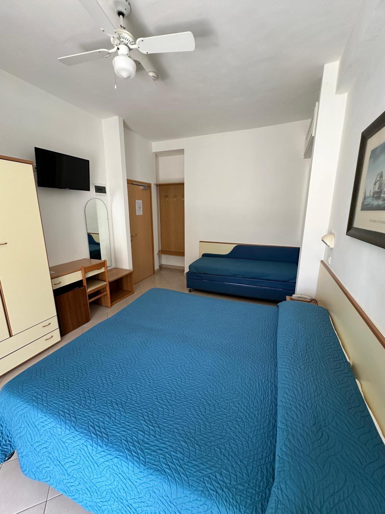 Hotel La Plage กัตตอลิกา ภายนอก รูปภาพ