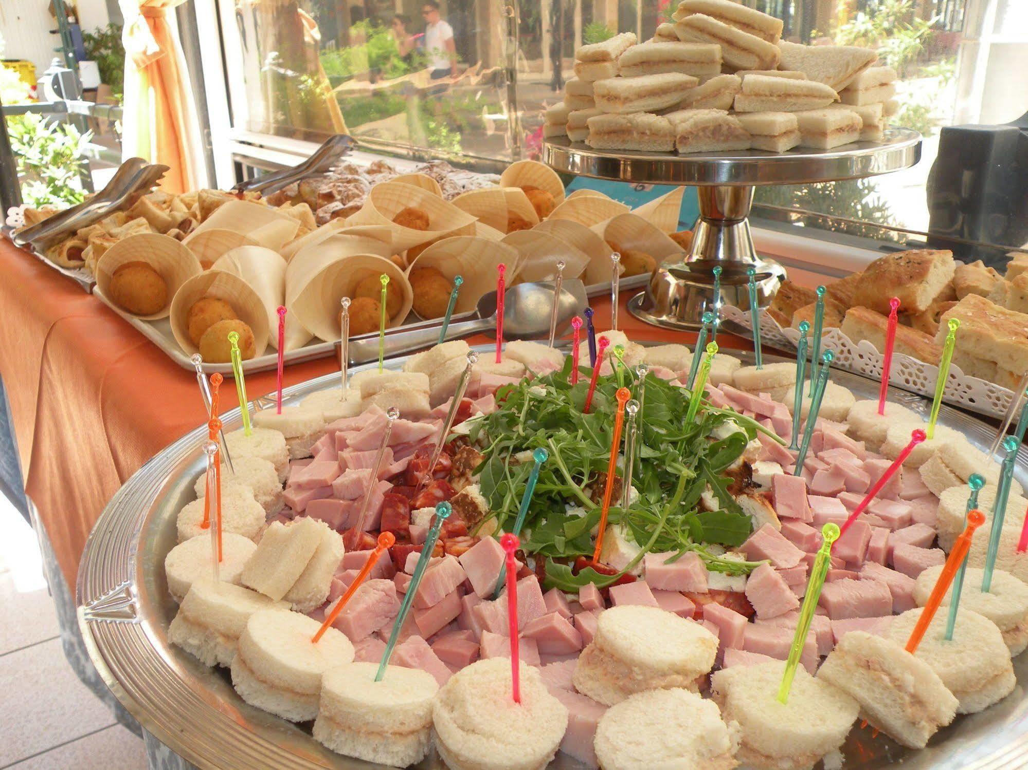 Hotel La Plage กัตตอลิกา ภายนอก รูปภาพ
